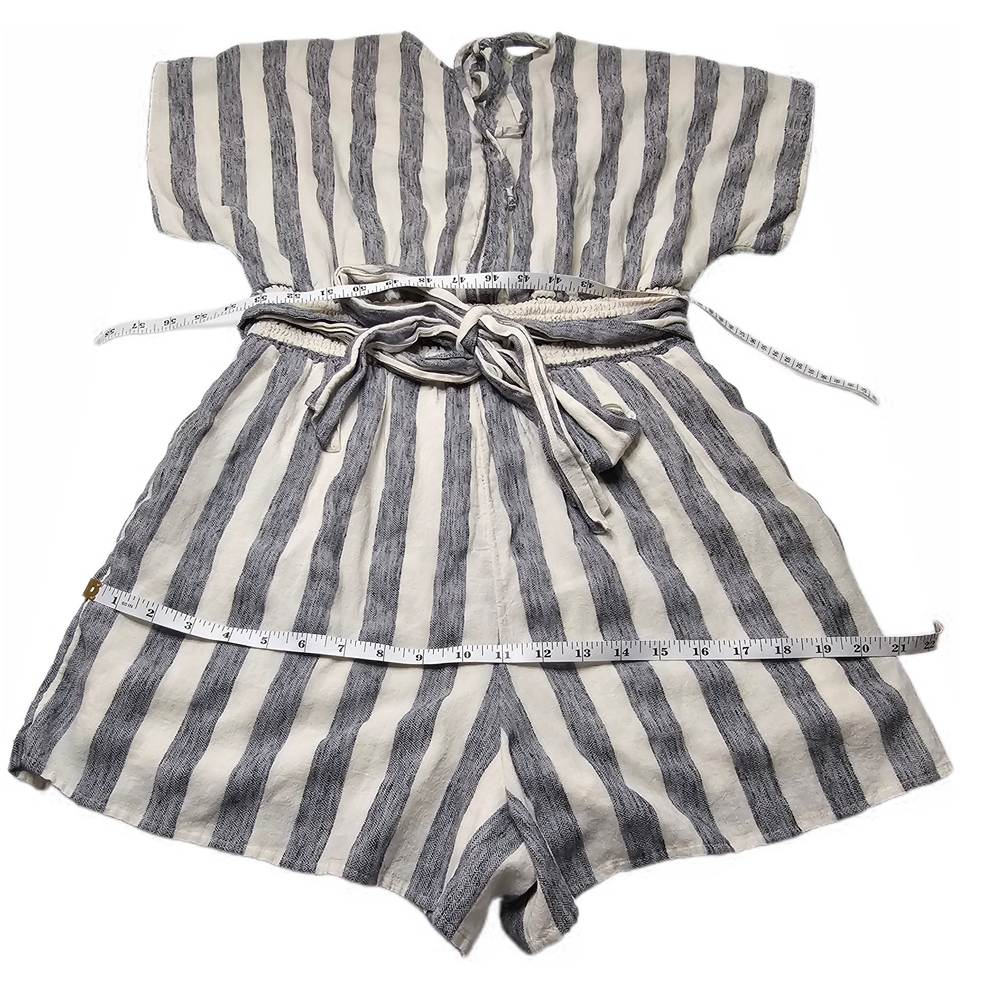 American Eagle Striped Grey White Gray Wrap Tie Back Romper Size XS Cotton - Picture 11 of 15